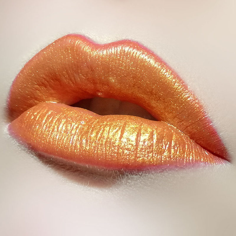 pharaoh's treasure lips onirica cosmetics